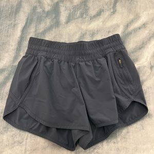 lululemon tracker short size 8
